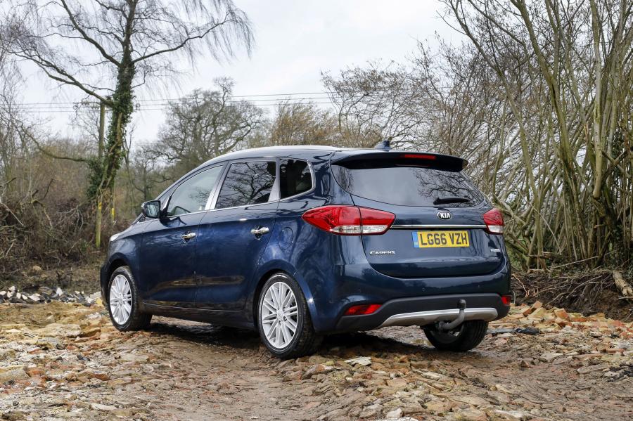  Kia Carens EcoDynamics 2016 года  (UK) (фото 8 из 17)